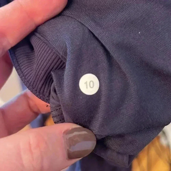 Lululemon Dance Studio Cropped Pants-Sz 10 - Picture 3 of 4